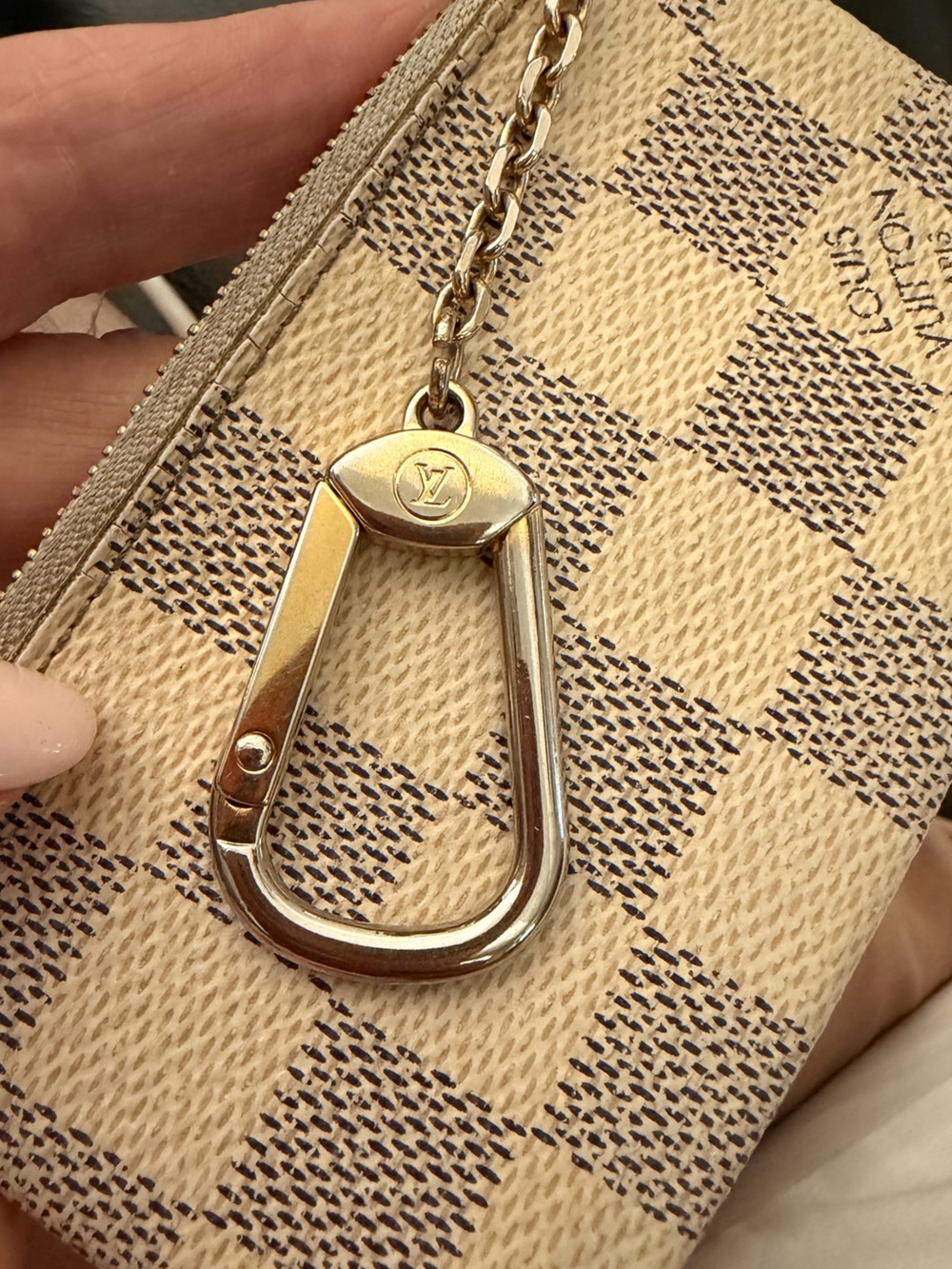 Louis Vuitton Damier Azur Mini Key Pouch in Cream and Light Gray - Picture 13 of 14